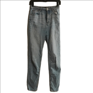 Asos Woman's Classic Denim Straight Jeans . Size 25/32. Great For Fall.